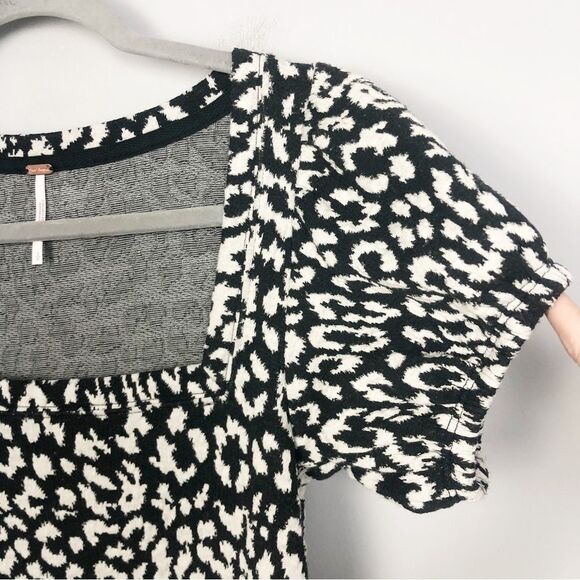FREE PEOPLE | No Type Tee Black & White Animal Leopard Print Top Women’s Size S - Picture 8 of 12